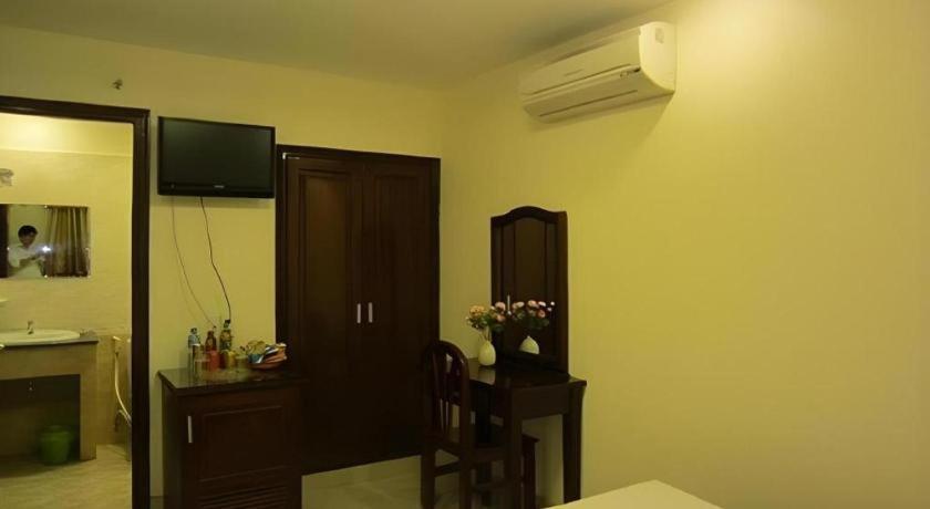 Nui Thanh Hotel Ho Chi Minh City Exterior photo